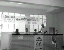 Mesa dos trabalhos do Encontro dos Aposentados e Pensionistas, organziado pelo departamento no dia 29 de abril.